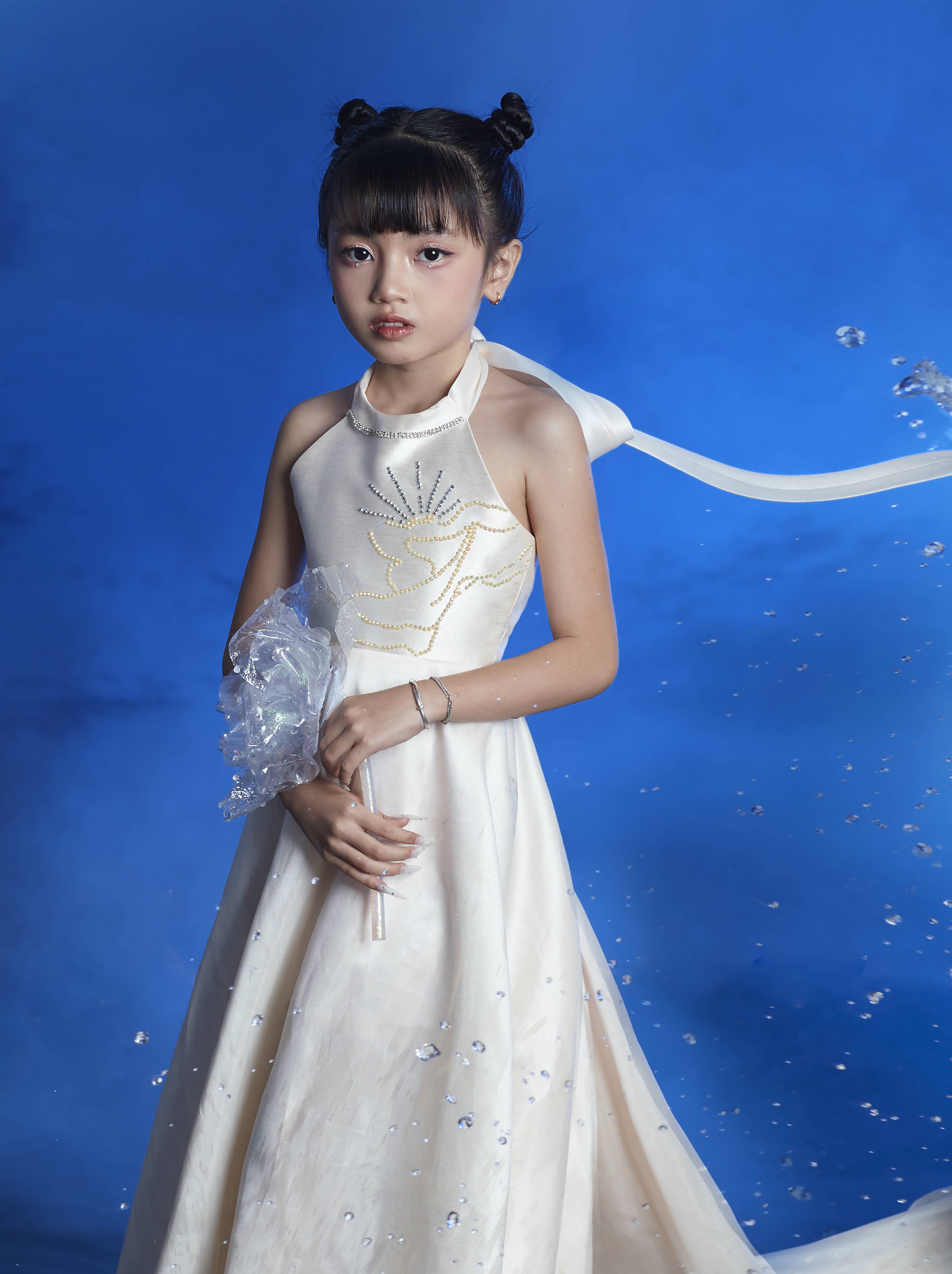 Model Kid Nh Qunh